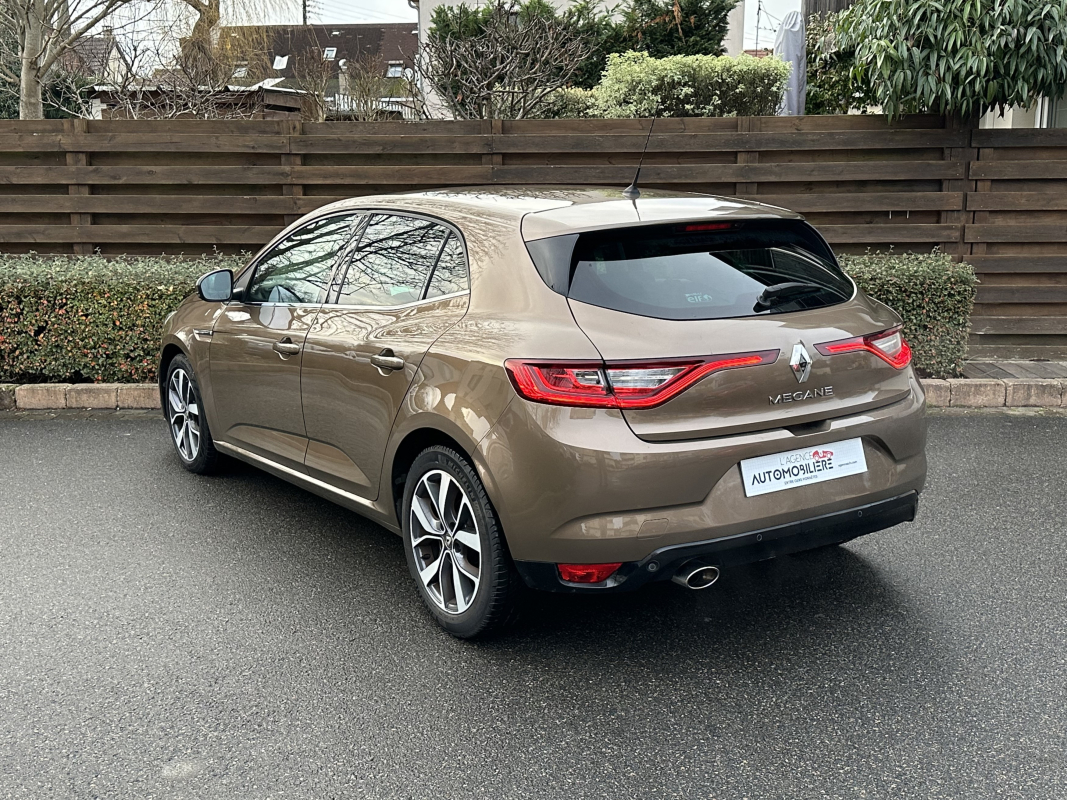 Renault Megane — 3