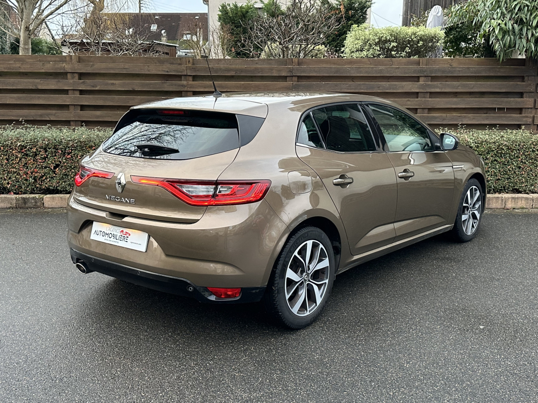Renault Megane — 5