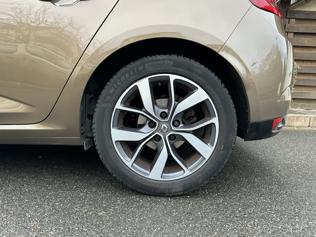 Renault Megane — 10