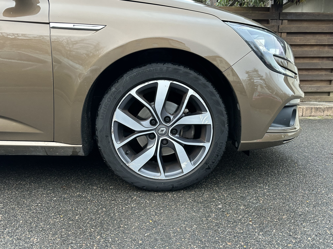 Renault Megane — 12
