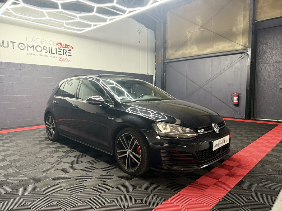 Volkswagen Golf — 3