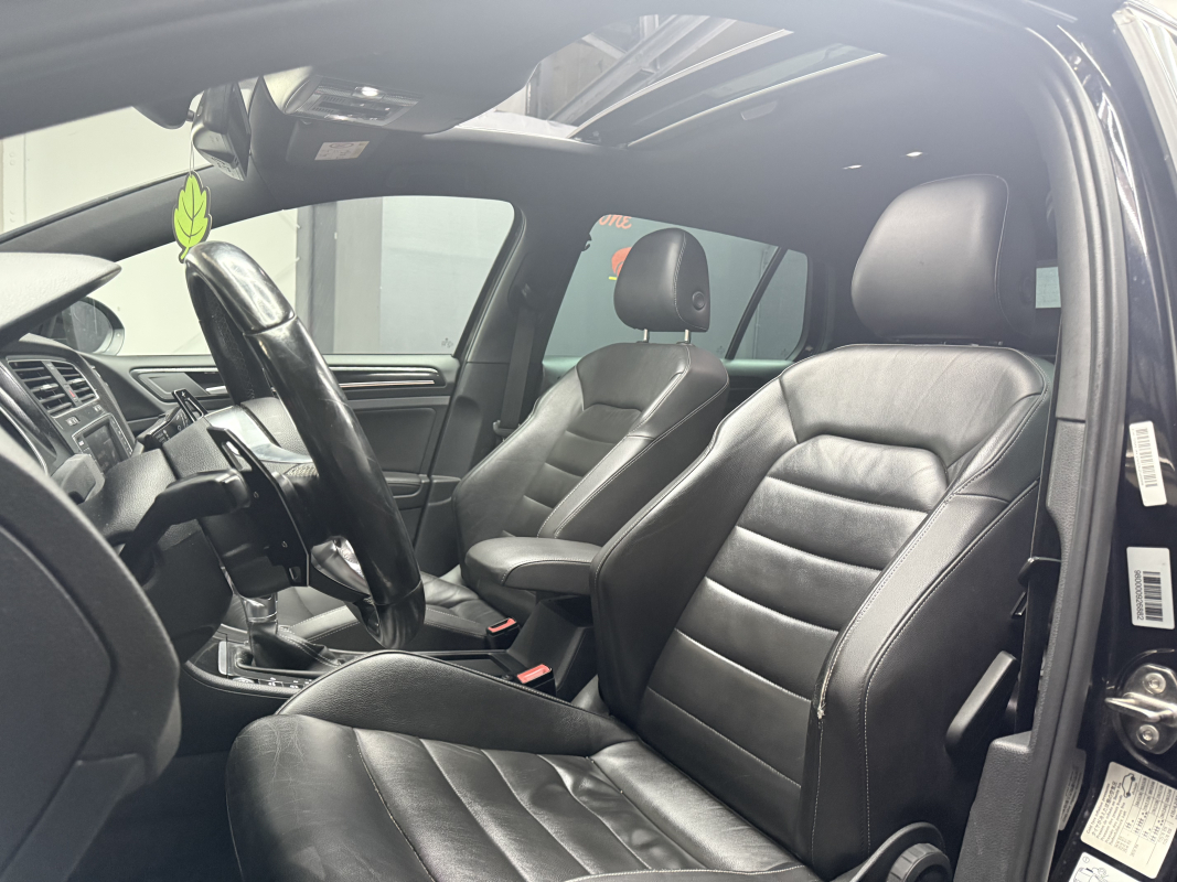 Volkswagen Golf — 10