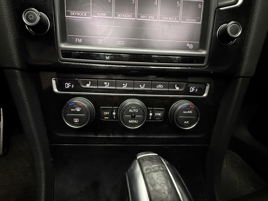 Volkswagen Golf — 15