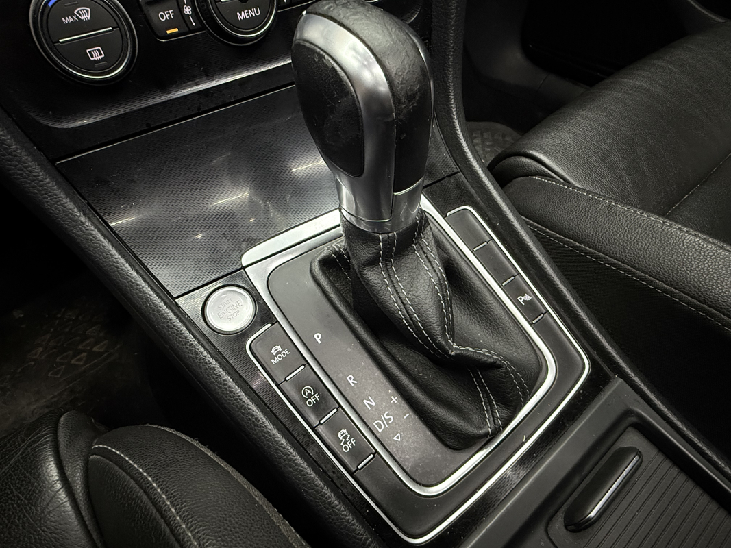 Volkswagen Golf — 17