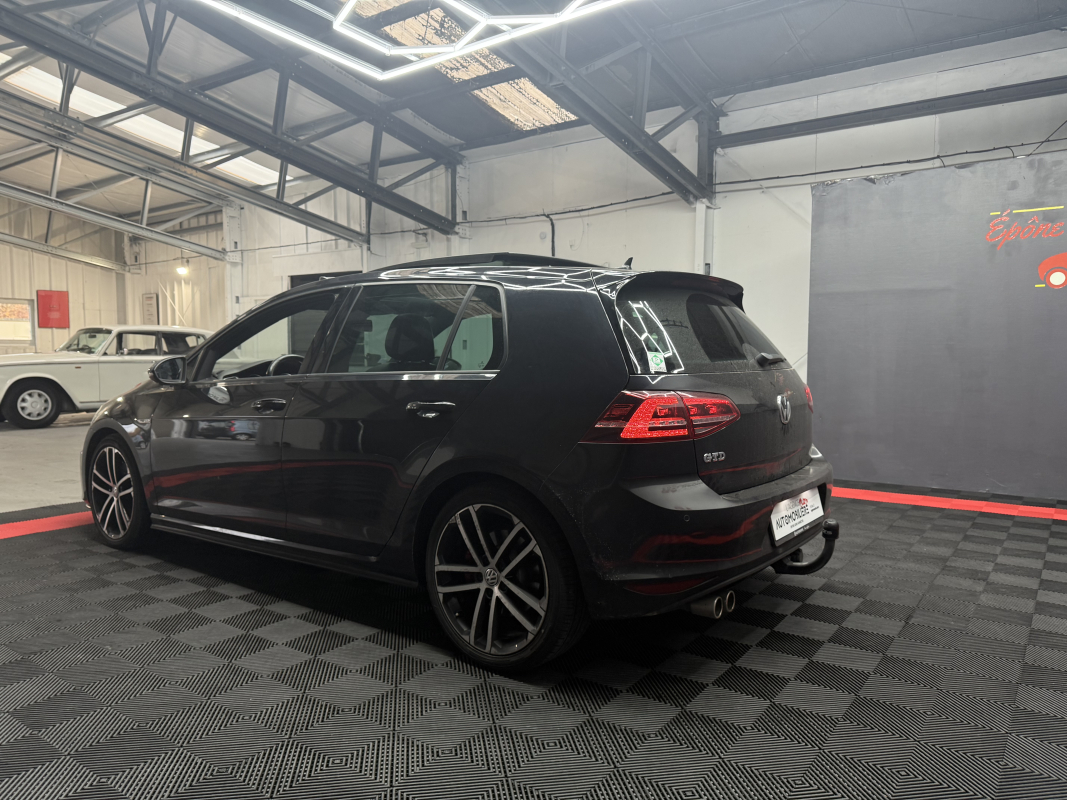 Volkswagen Golf — 7