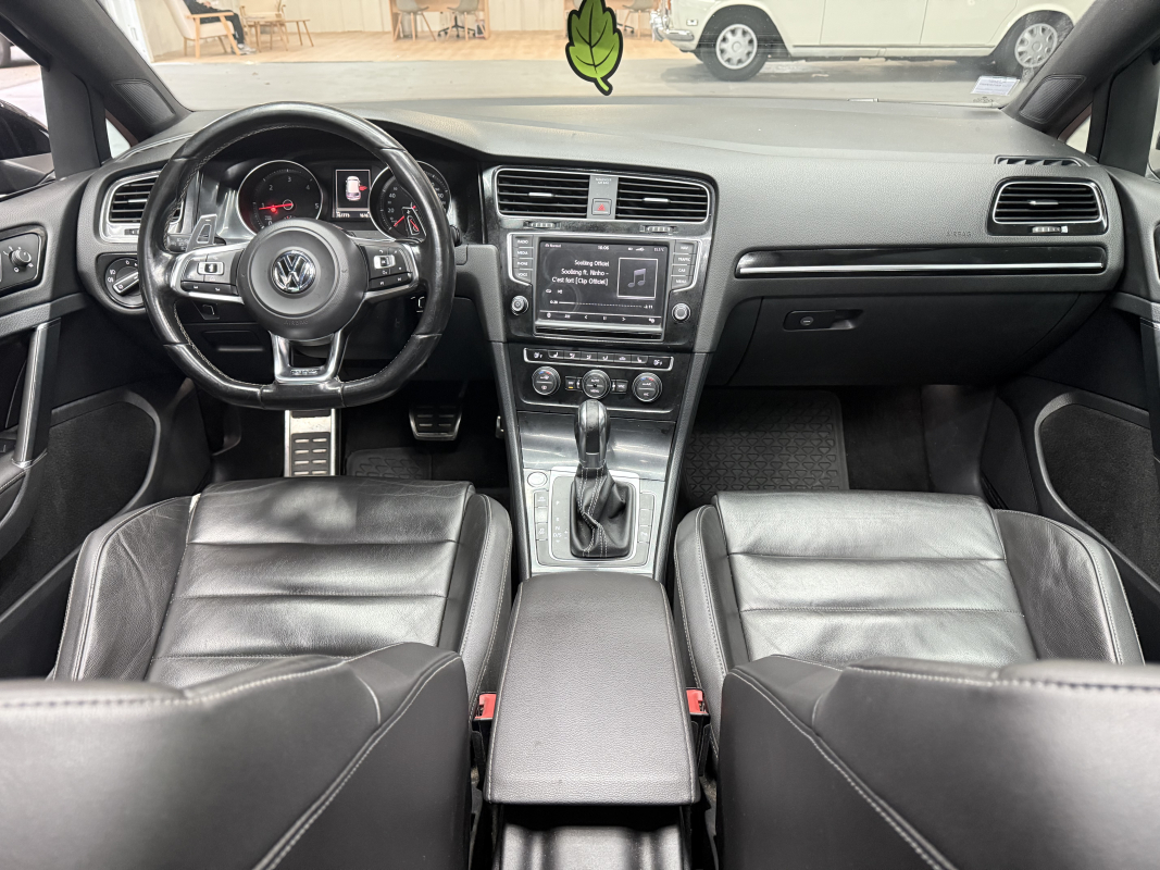 Volkswagen Golf — 11