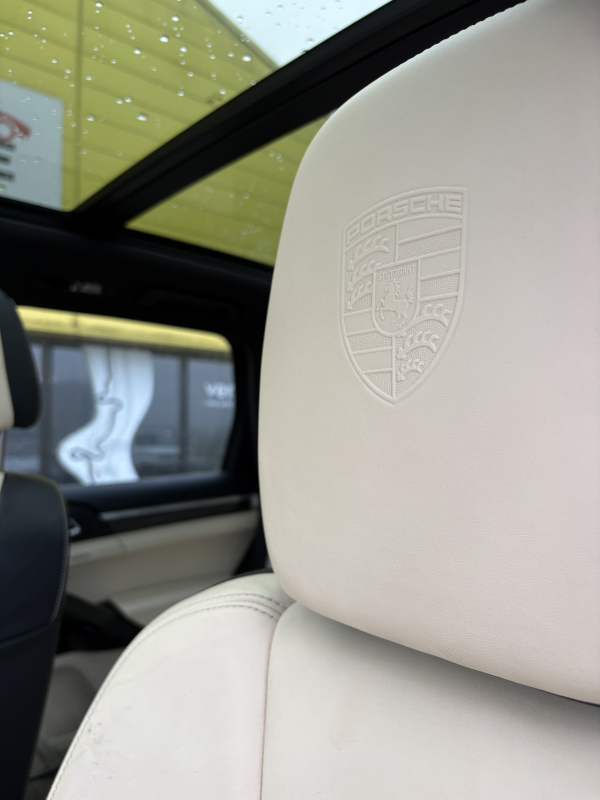 Porsche Cayenne — 19