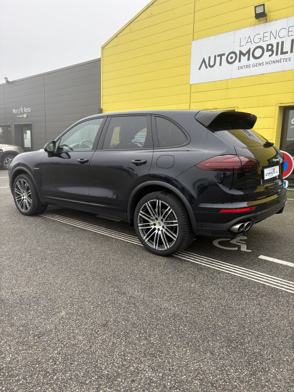 Porsche Cayenne — 8
