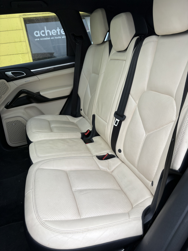Porsche Cayenne — 11