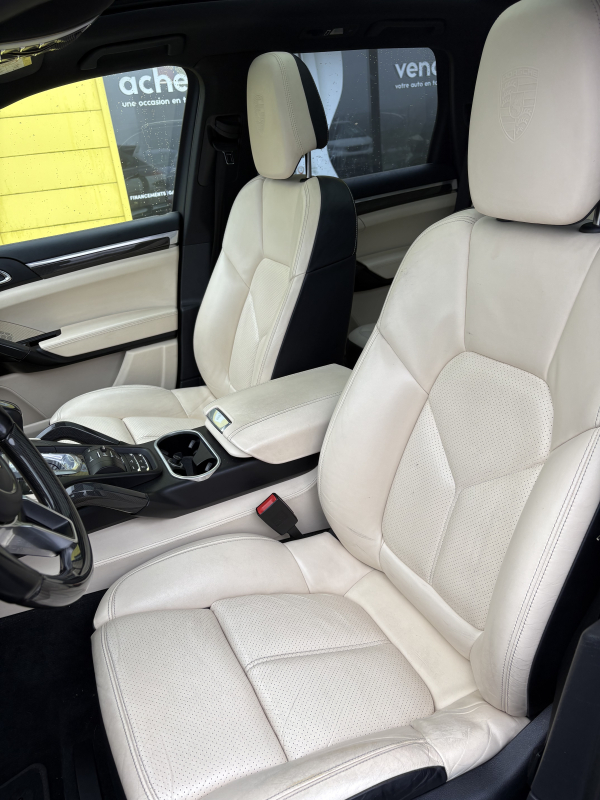 Porsche Cayenne — 10