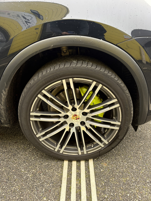 Porsche Cayenne — 27