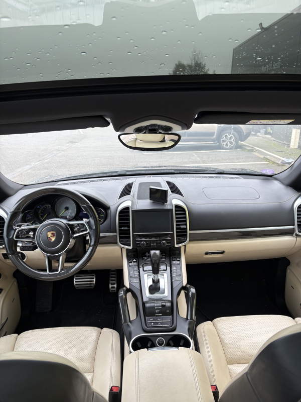 Porsche Cayenne — 13