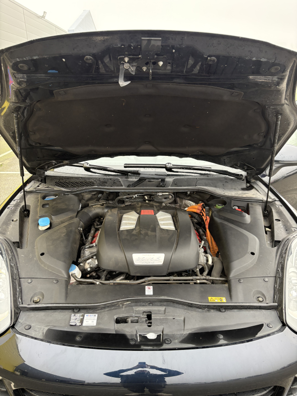 Porsche Cayenne — 36