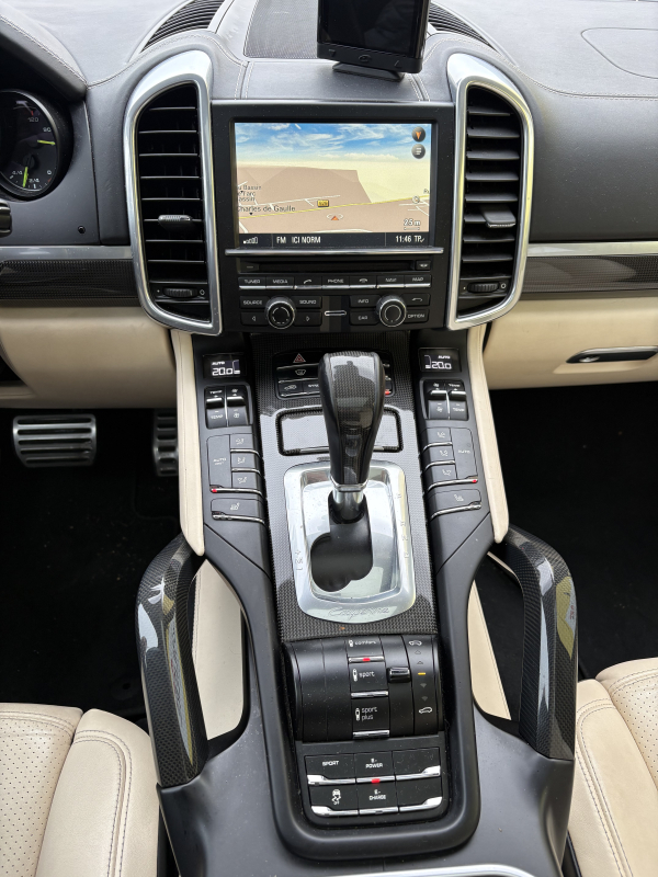 Porsche Cayenne — 16