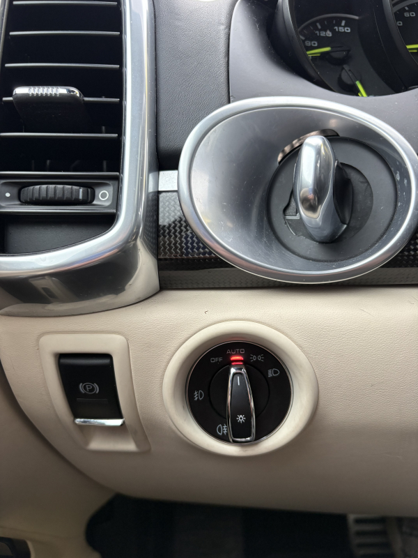 Porsche Cayenne — 38