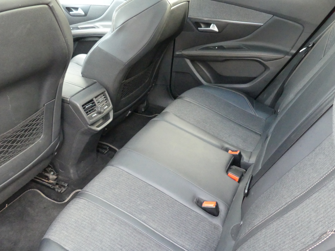 Peugeot 3008 — 11