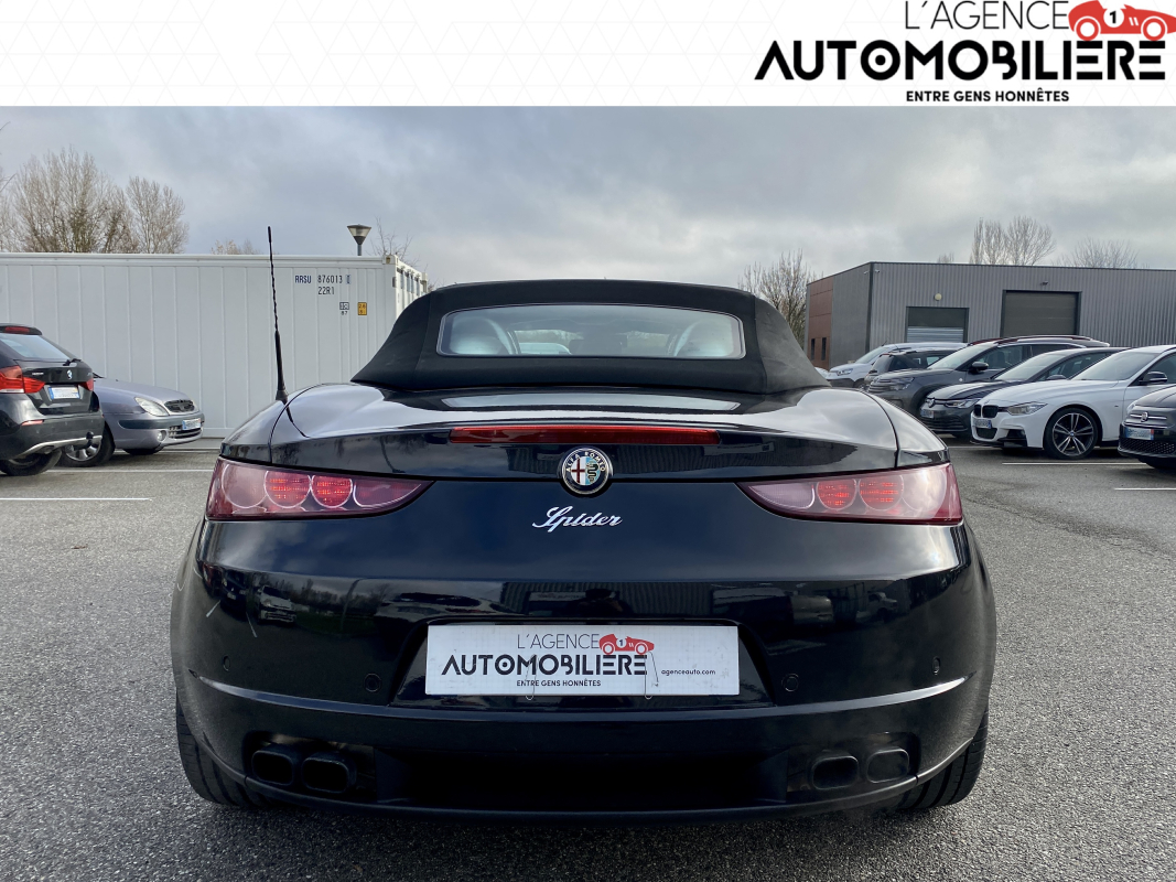 Alfa Romeo Spider — 4
