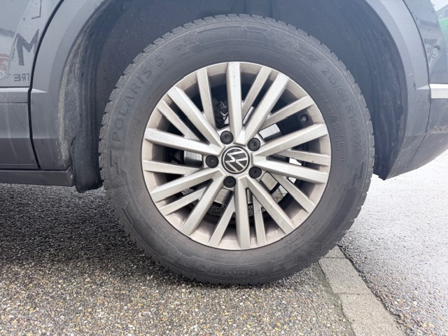 Volkswagen T-roc — 18