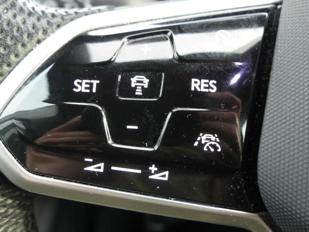 Volkswagen Golf — 27