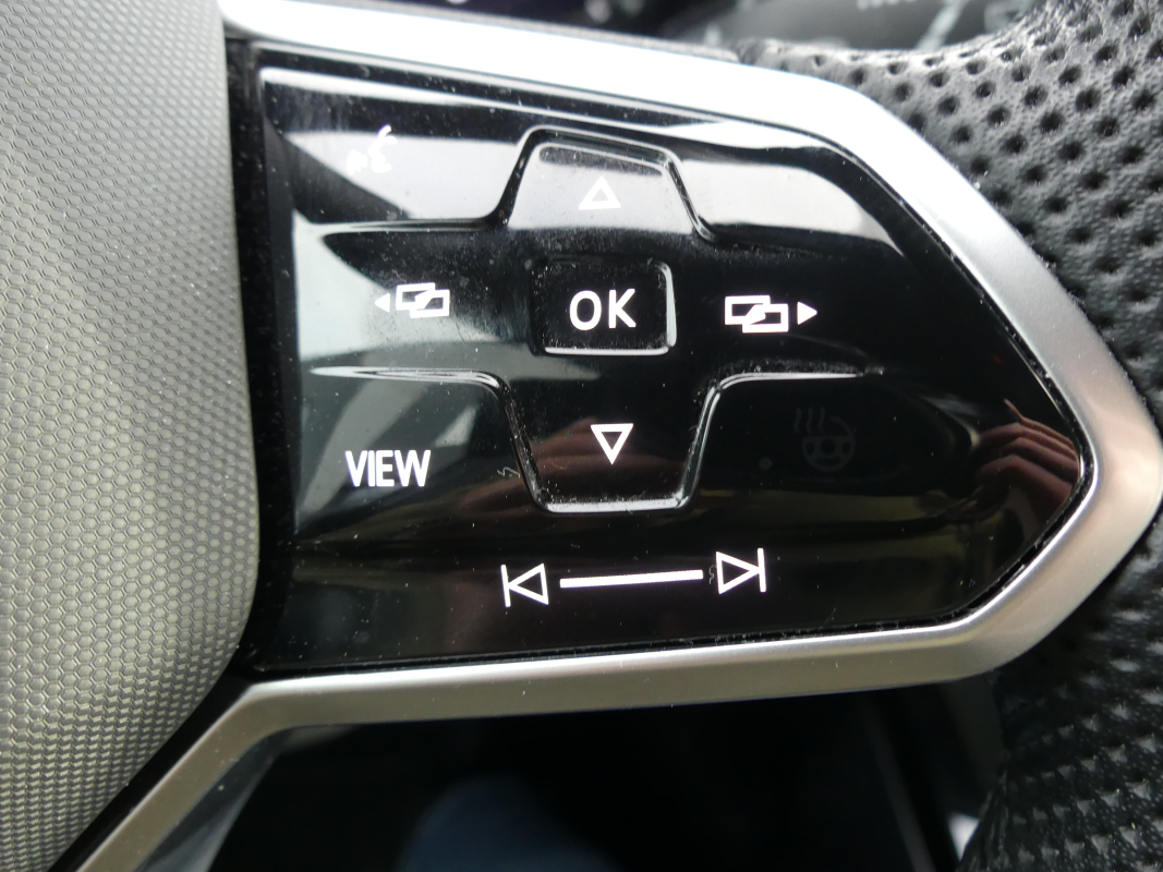 Volkswagen Golf — 32