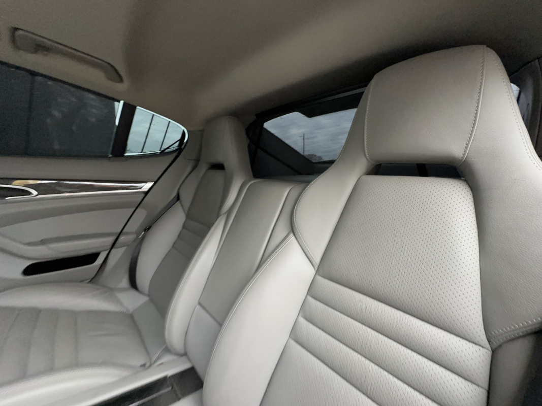 Porsche Panamera — 25