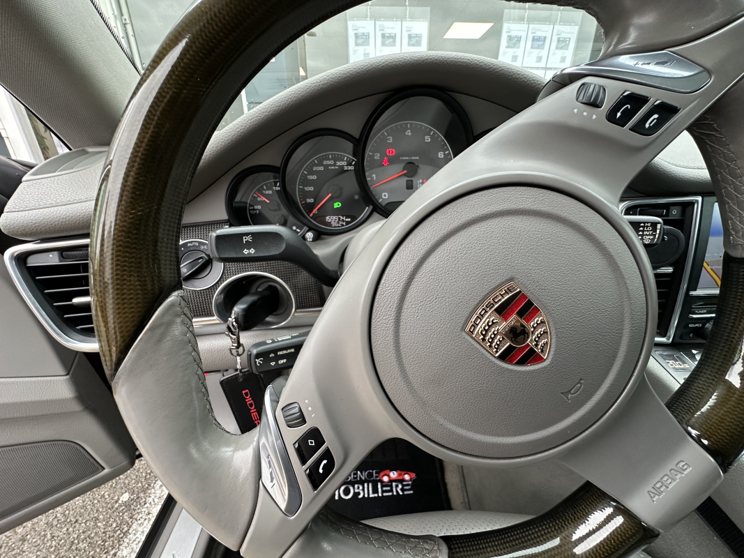 Porsche Panamera — 12
