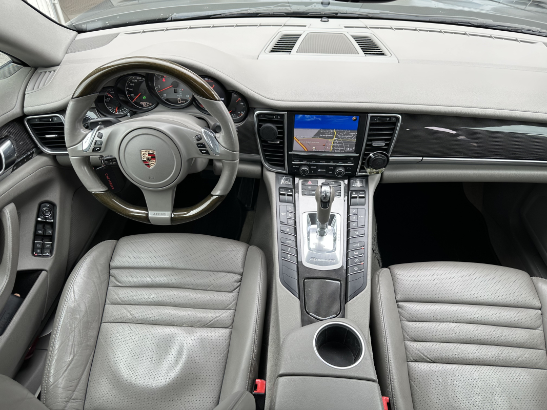 Porsche Panamera — 10