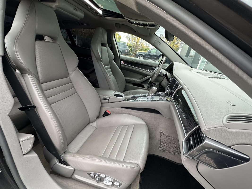Porsche Panamera — 24