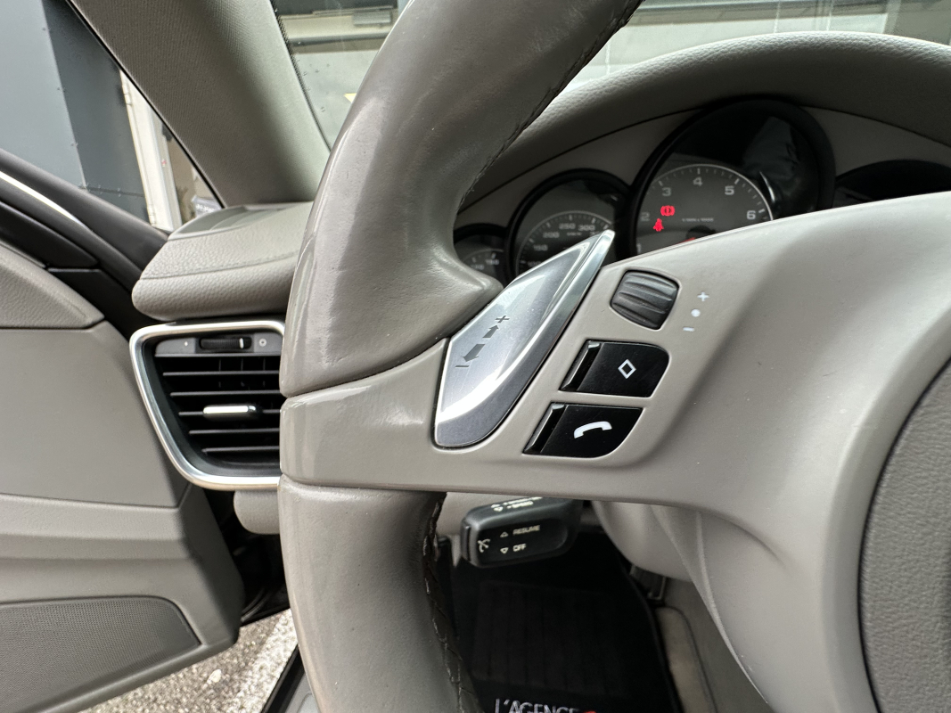 Porsche Panamera — 14