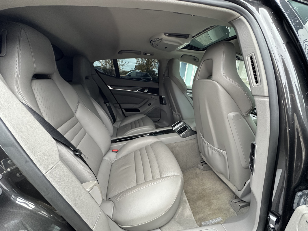 Porsche Panamera — 22