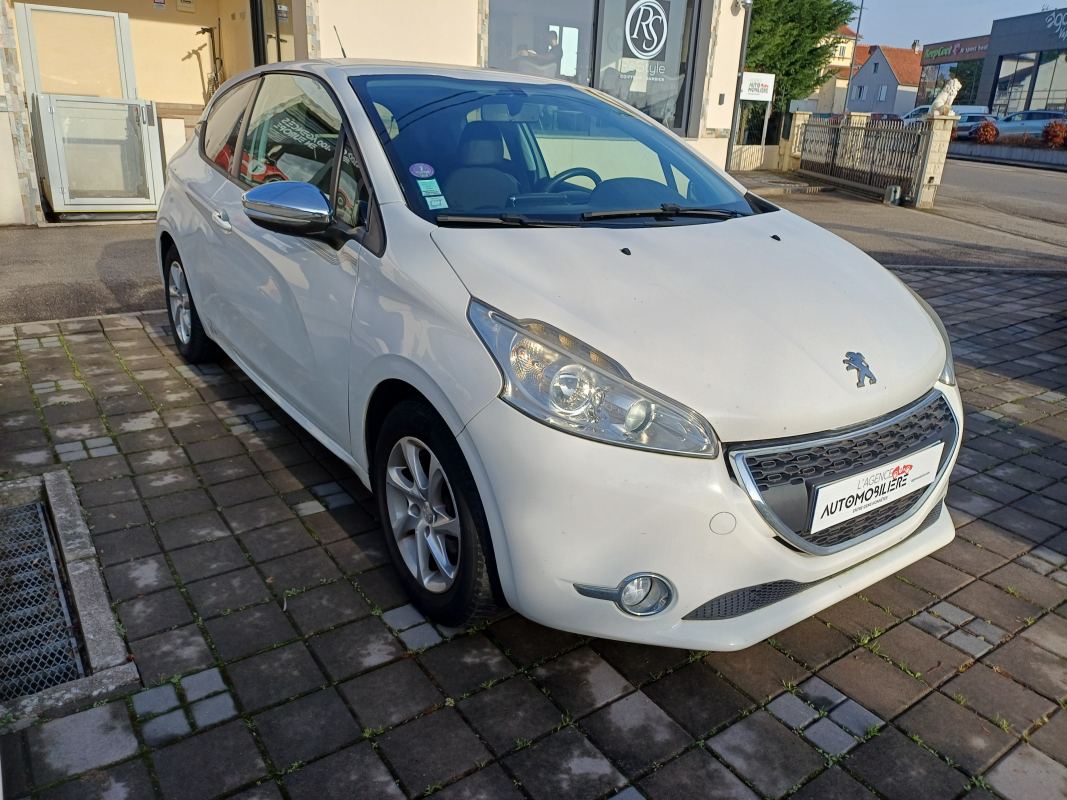 Peugeot 208 — 8