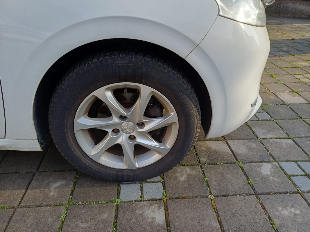 Peugeot 208 — 27