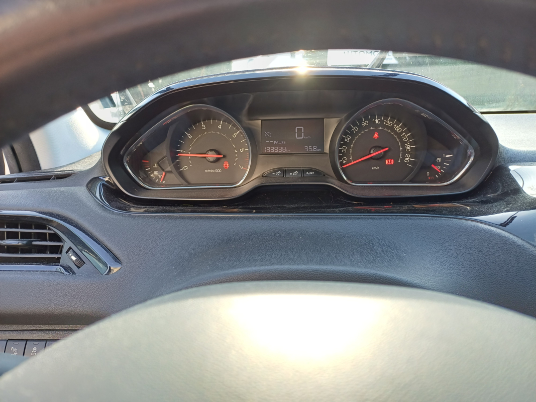 Peugeot 208 — 18