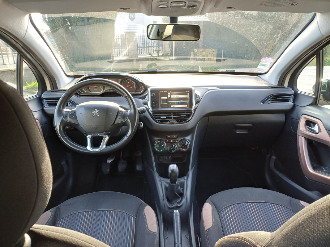 Peugeot 208 — 21