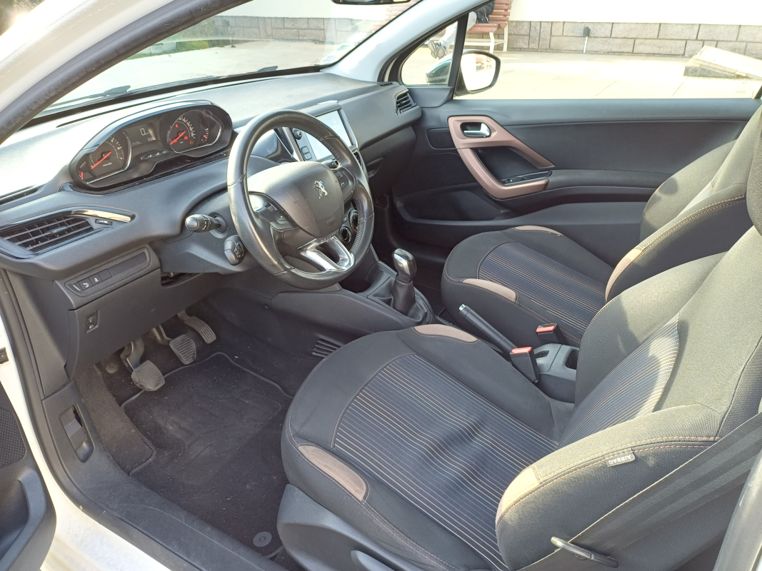 Peugeot 208 — 22