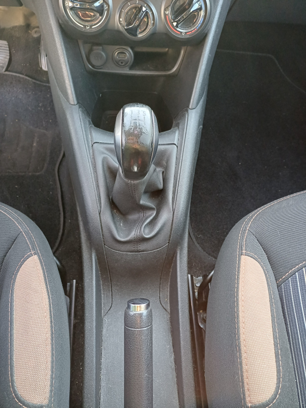 Peugeot 208 — 19