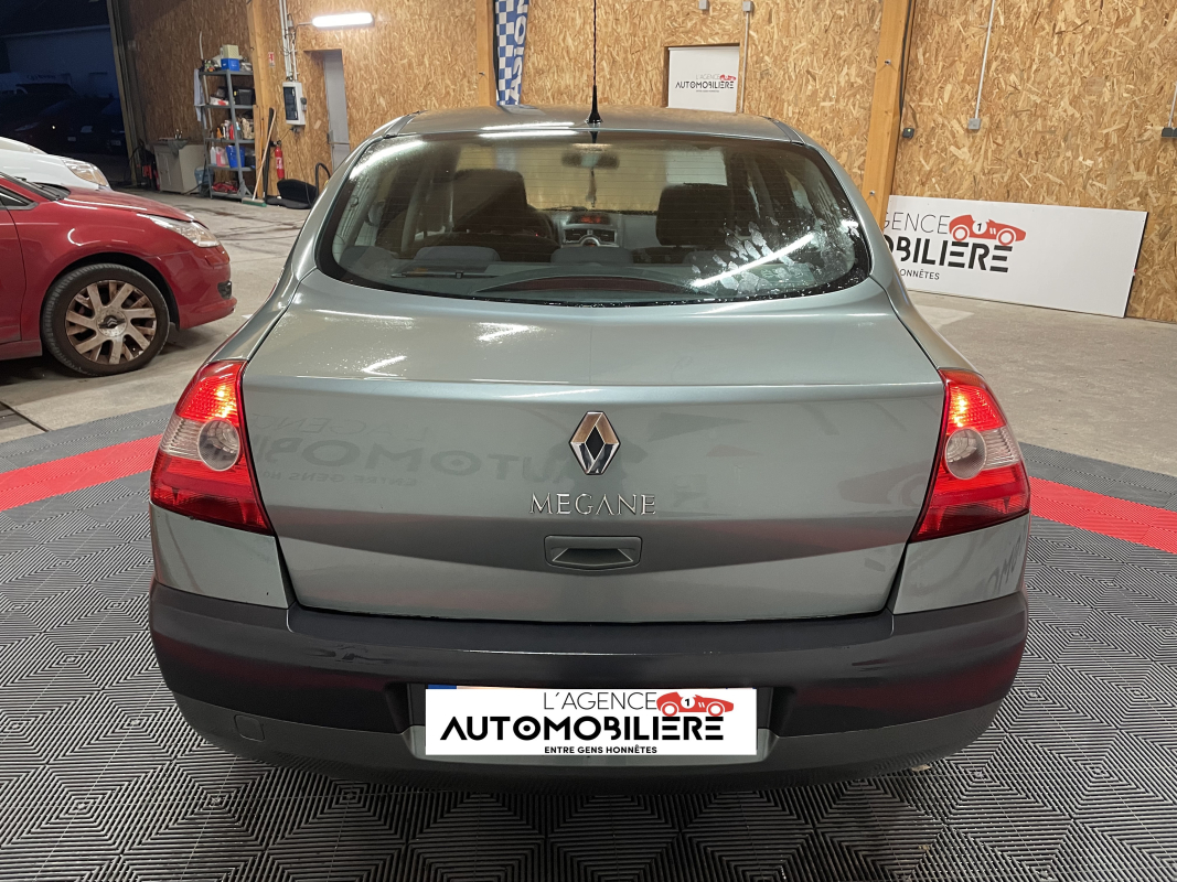 Renault Megane — 5