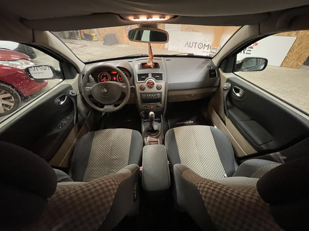 Renault Megane — 17