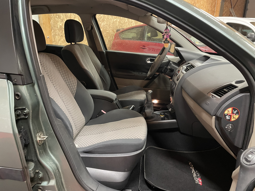 Renault Megane — 11