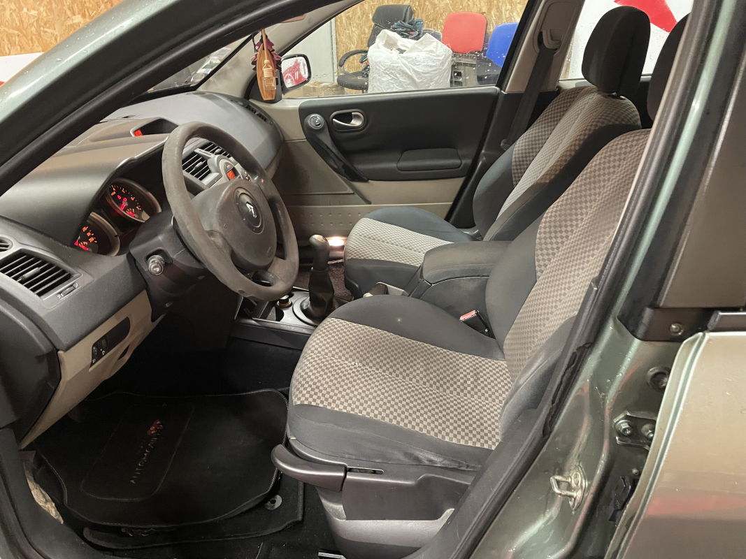 Renault Megane — 9