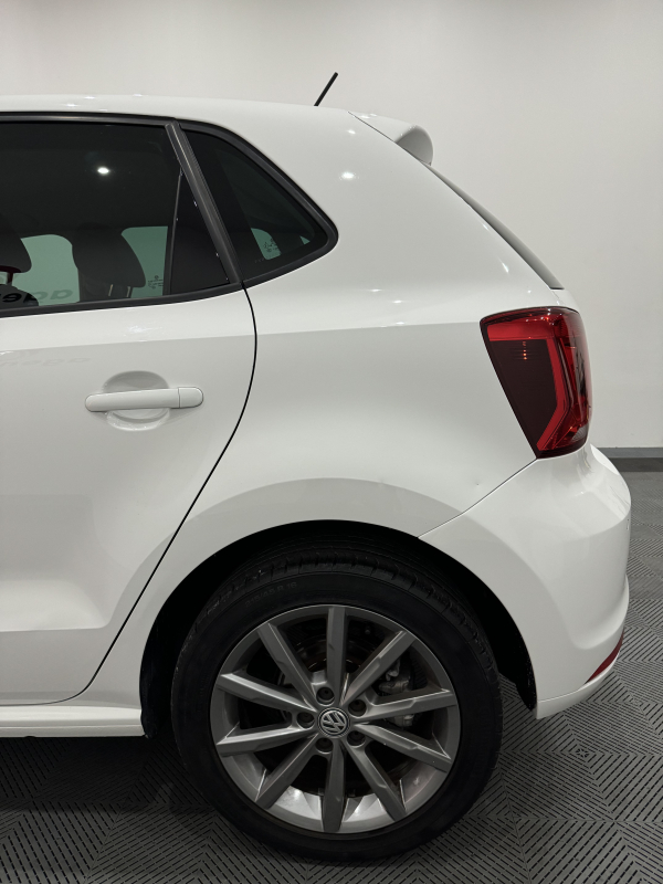 Volkswagen Polo — 23