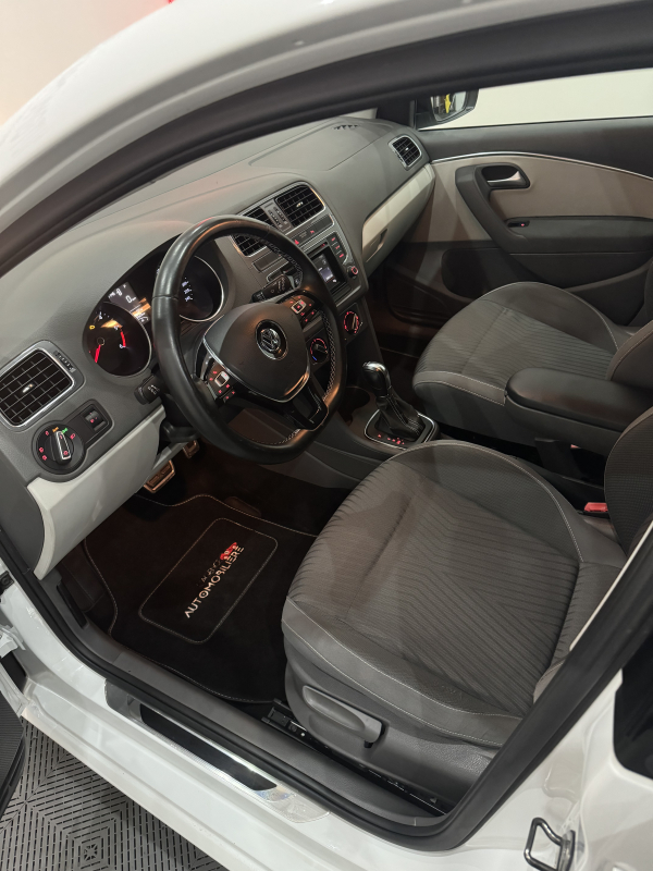 Volkswagen Polo — 10