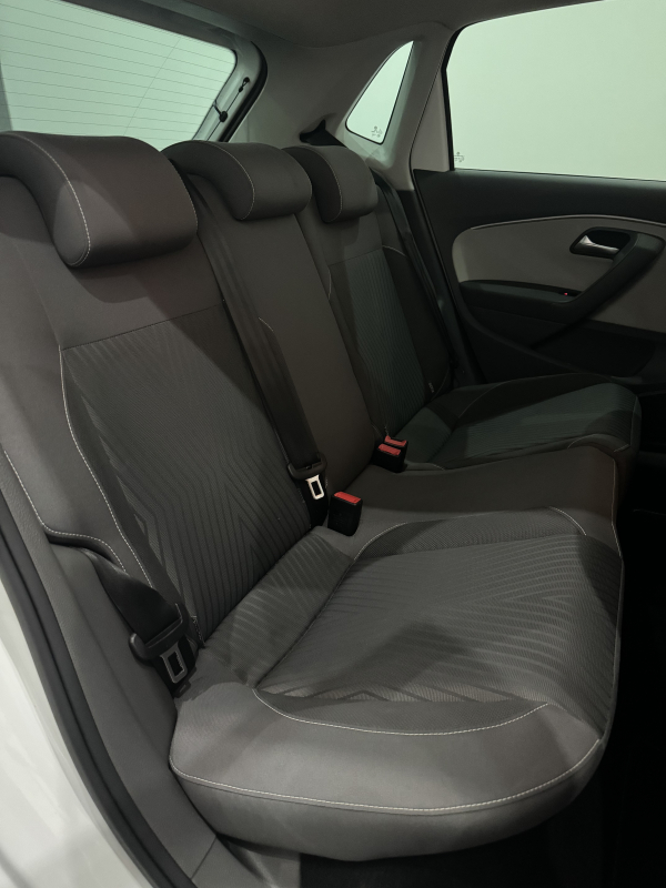 Volkswagen Polo — 15