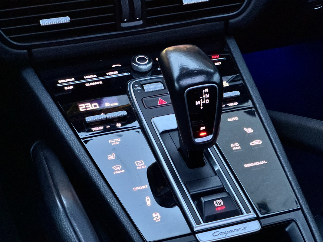 Porsche Cayenne — 17