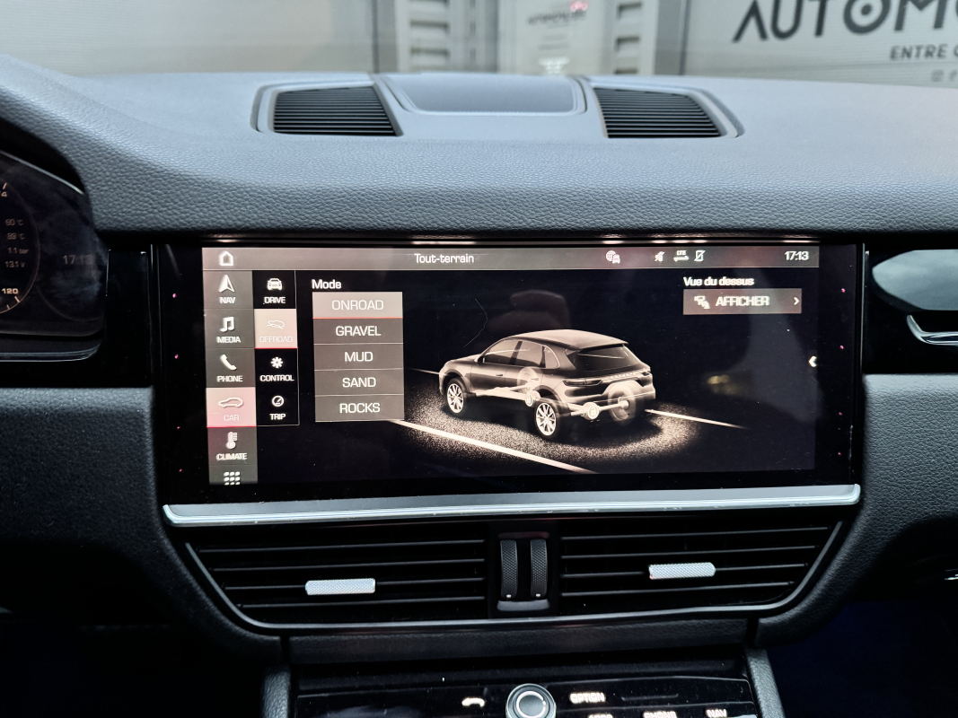Porsche Cayenne — 24