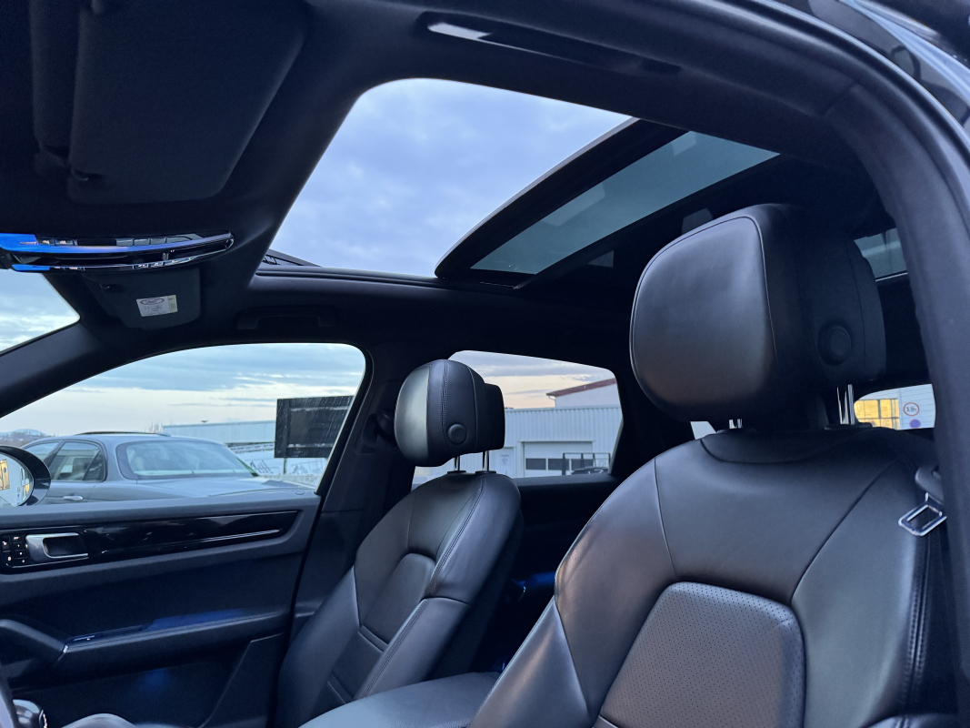 Porsche Cayenne — 15