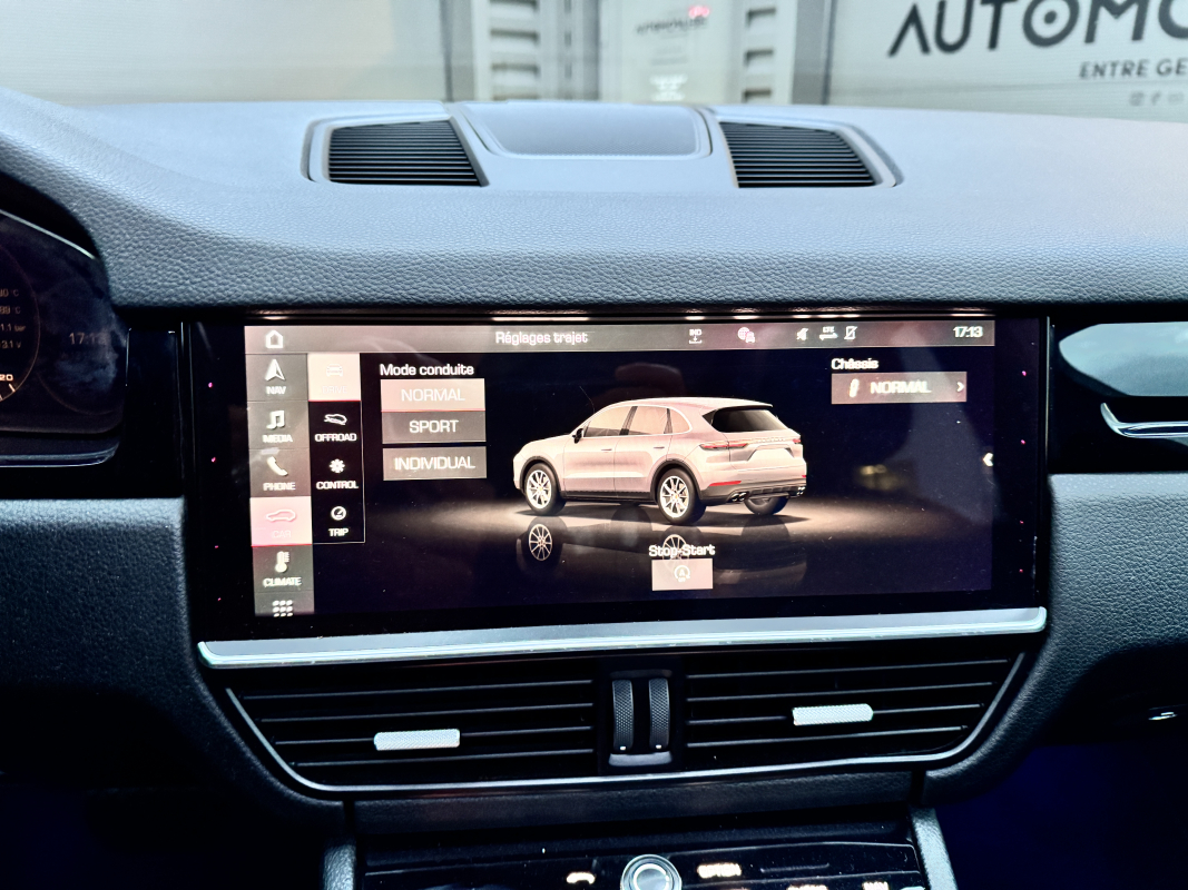 Porsche Cayenne — 25