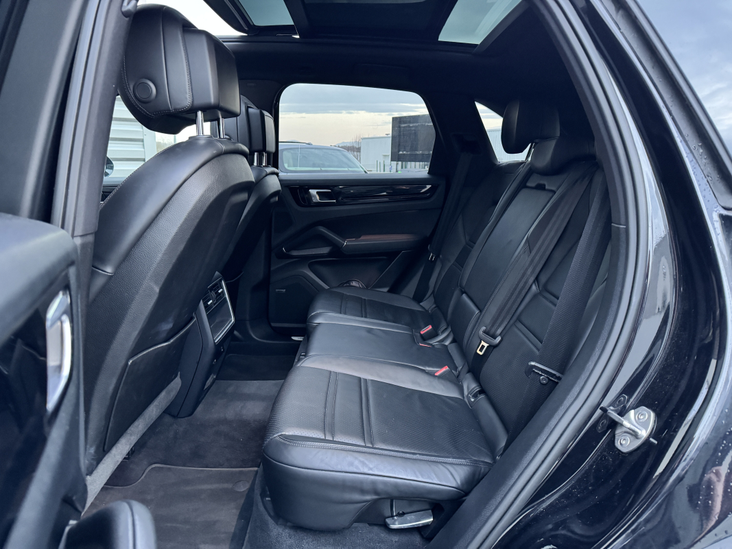Porsche Cayenne — 14