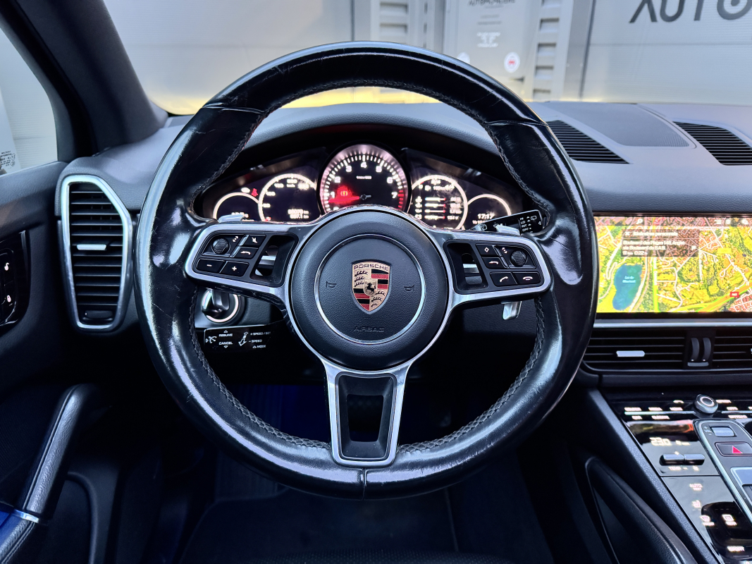 Porsche Cayenne — 16
