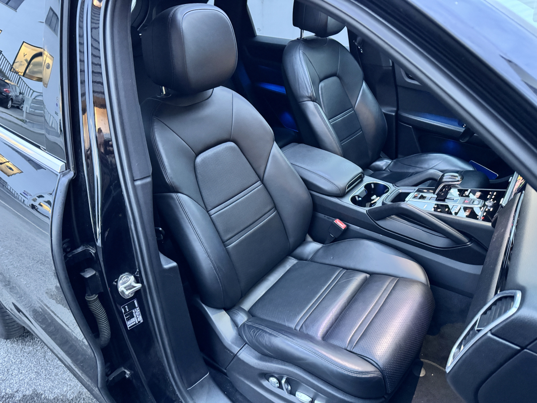 Porsche Cayenne — 13